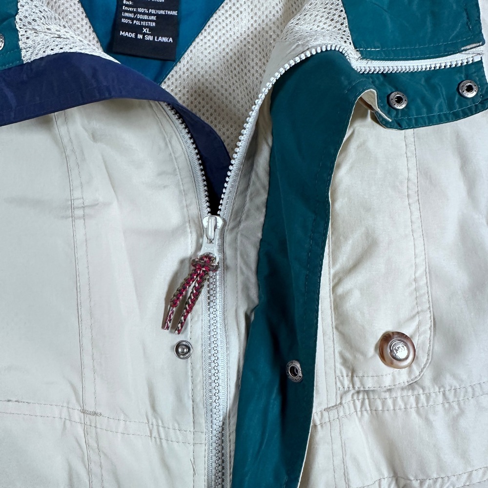 Helly Hansen Light Gray Jacket - image 10